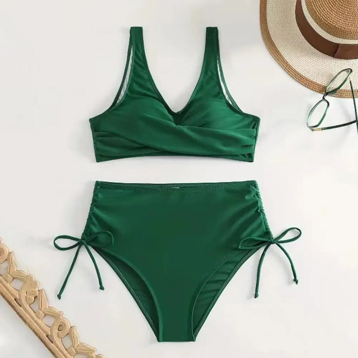 Sarena | Dein bauchformendes Bikini-Set mit stilvollem V-Ausschnitt
