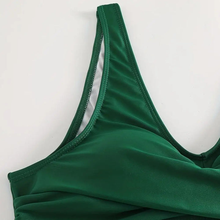 Sarena | Dein bauchformendes Bikini-Set mit stilvollem V-Ausschnitt